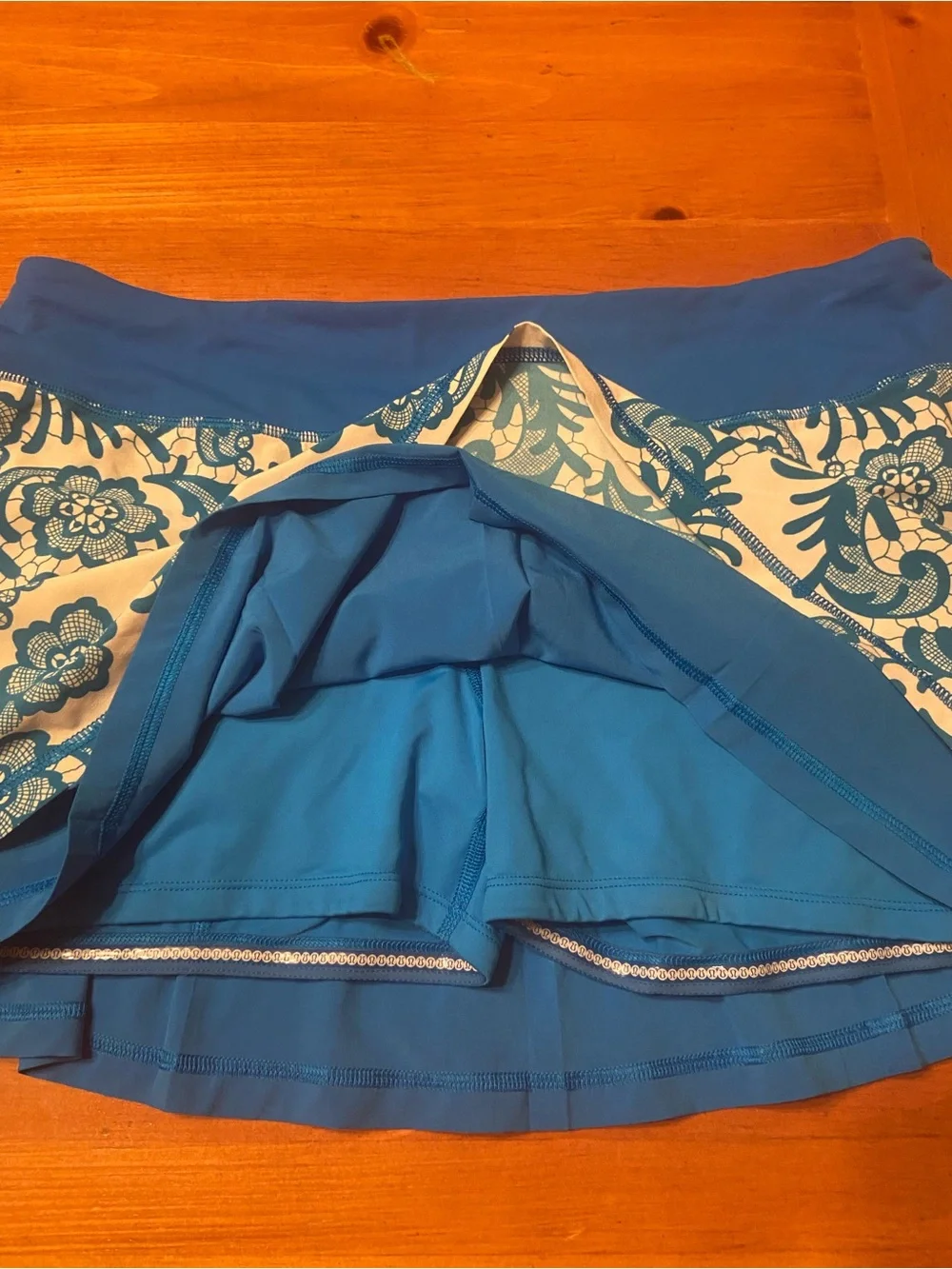 Lululemon Run: Chase Me Skirt Laceoflage Polar Cream Beaming Blue size 10